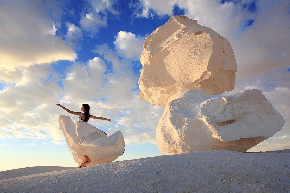 Visit the White Desert National Park - one of things to do in Egypt for nature lovers